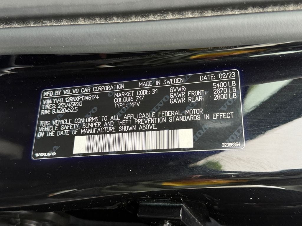 2023 Volvo XC60 B5 Plus Bright Theme